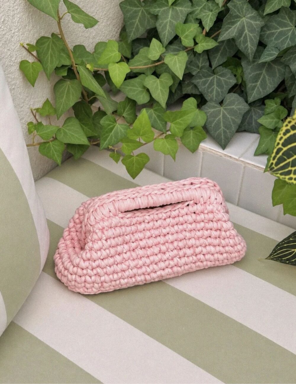 Jade Clutch - Baby Pink (Medium)